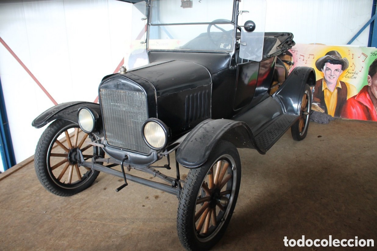 Coche antiguo Ford T